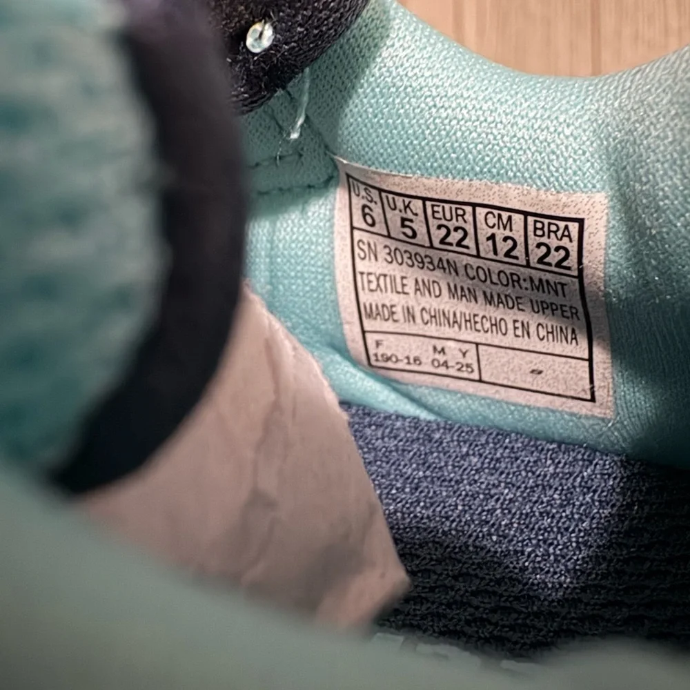 Sketchers Baby Walkers Size 6